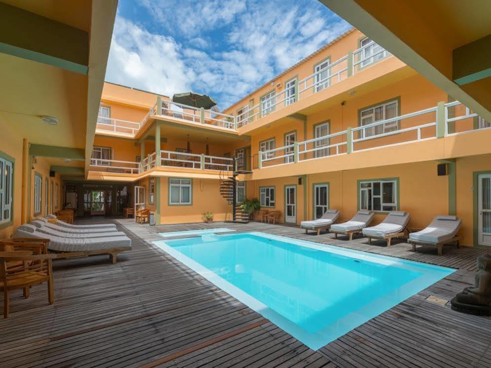 Wanna Studio Apartments Pointe aux Canonniers Bagian luar foto